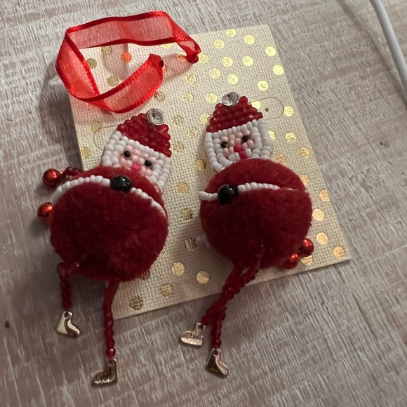 Santa stud holiday earrings - Picture 2 of 2